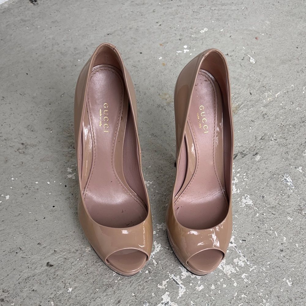 Gucci patent leather nude peep toe heels - Picture 1 of 10